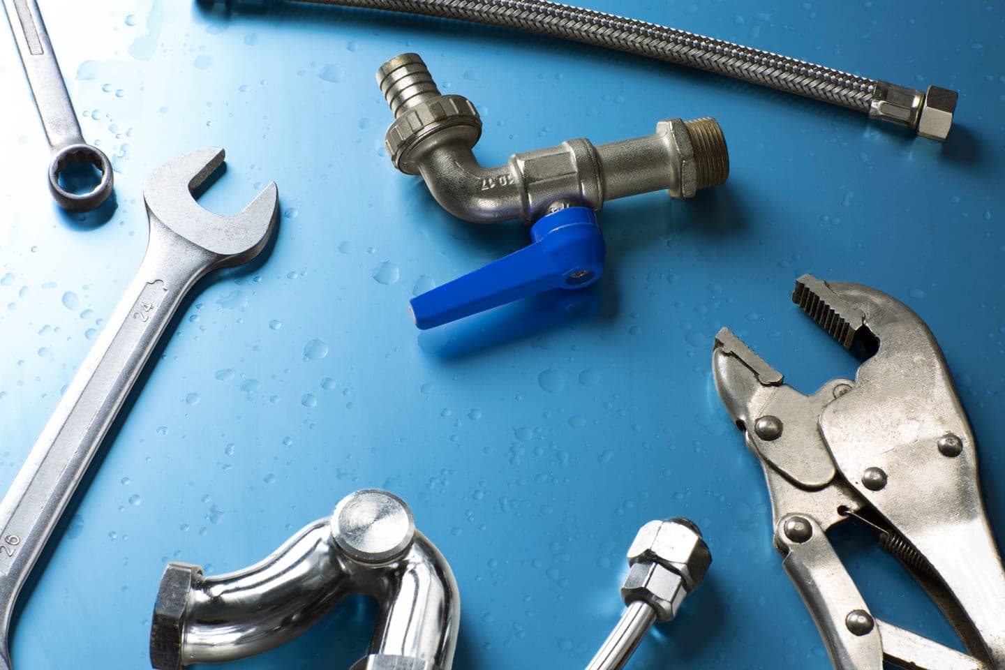 Récupérer l'eau de pluie chez soi : équipements et économies
